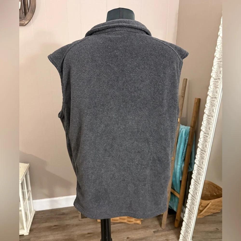 Columbia • Fleece Zip Up Vest
